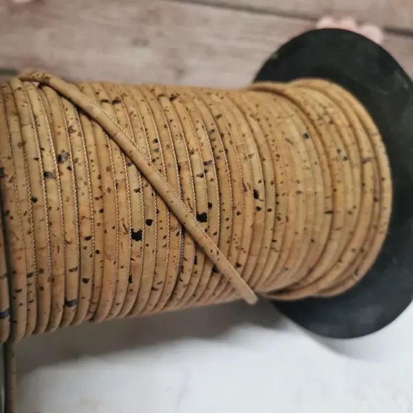 This is a 3mm tabac superior round cork cord