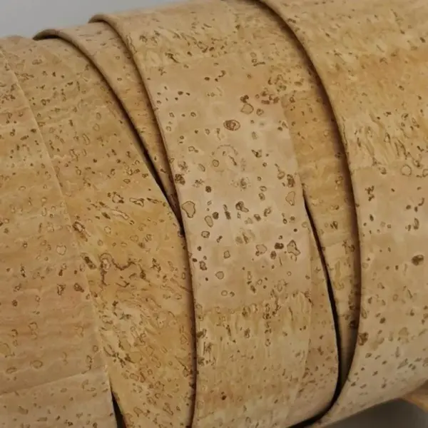 This is a 30mm natural superior flat cork cord